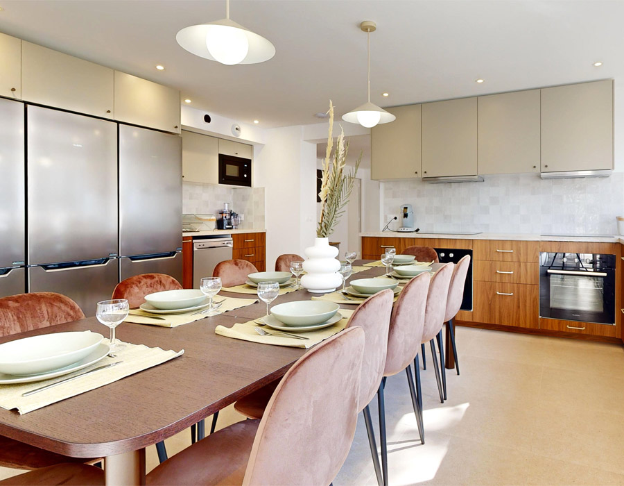 COLIVING-RENNES-KER-ANNE-CUISINE Investir dans le coliving vs investissement locatif : Quelle rentabilité pour les investisseurs ?